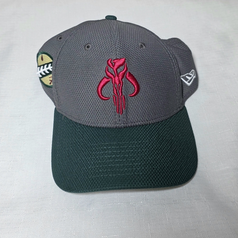 Star Wars X New Era Rare Mandalorian "Brothers All" Hat Cap S/M Mythosaur Crest
